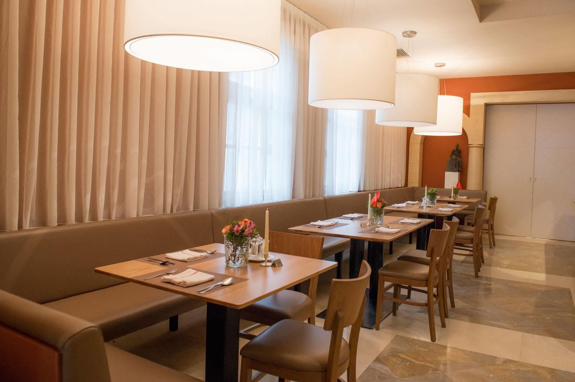 Hotel Raffel Jennersdorf ภายนอก รูปภาพ