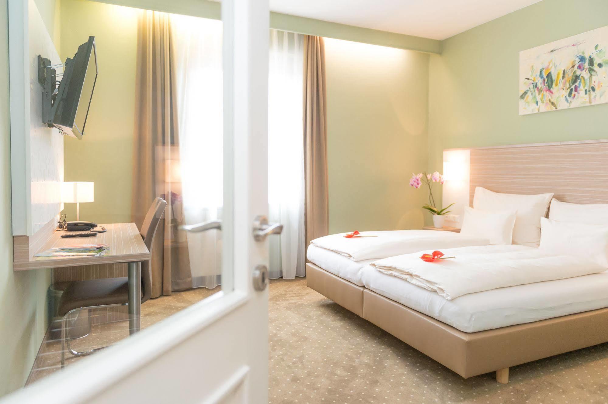 Hotel Raffel Jennersdorf ภายนอก รูปภาพ